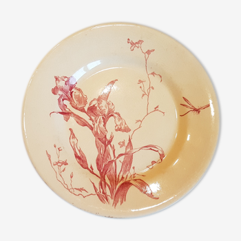 Plate with decoration of flowers