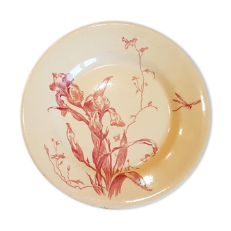 Plate with decoration of flowers