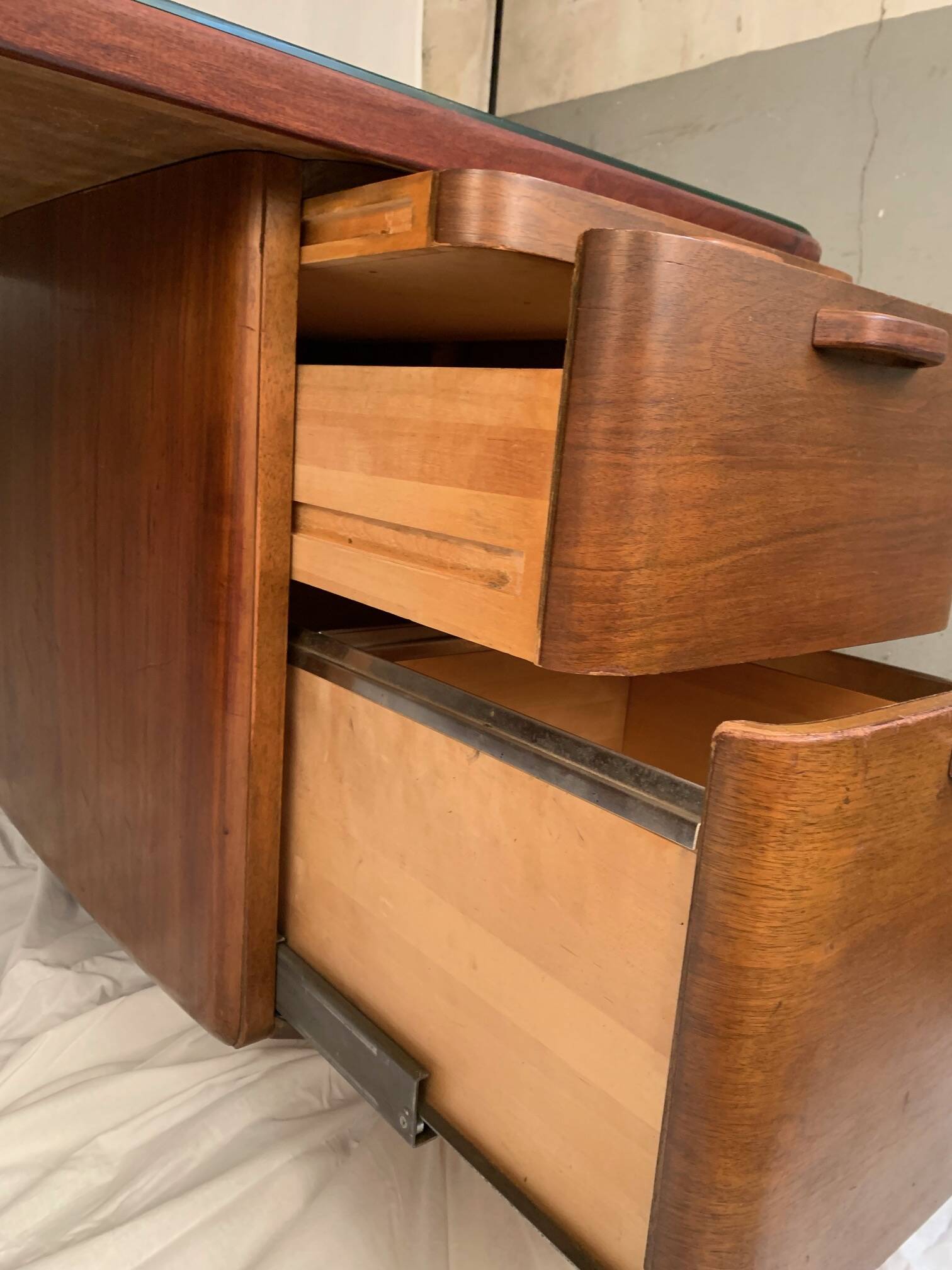 Desk designed by Gunnar Ericsson, Atvidaberg, Facit AB Buromöbel Zurich, Sweden, 1950s