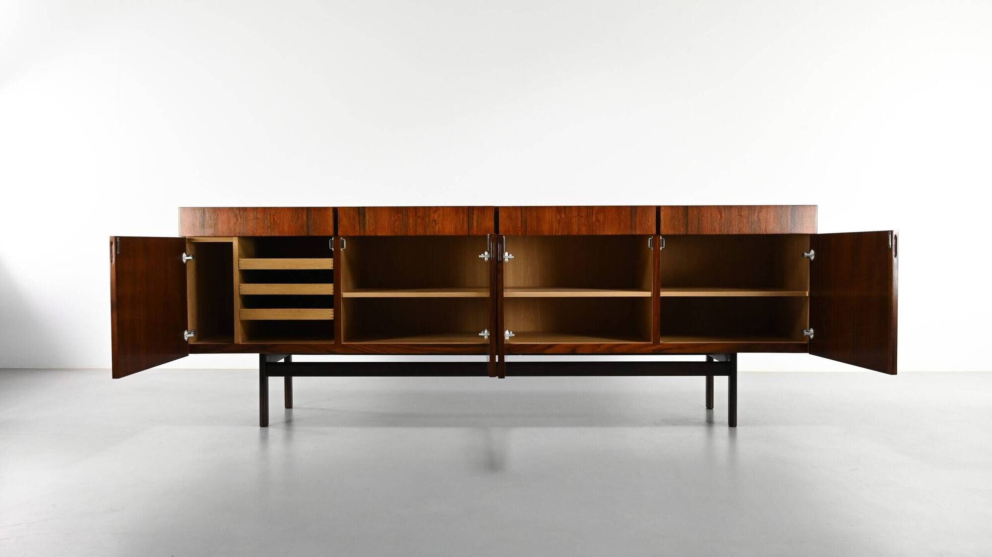 Enfilade en palissandre Ib Kofod-Larsen, Danemark, c.1960