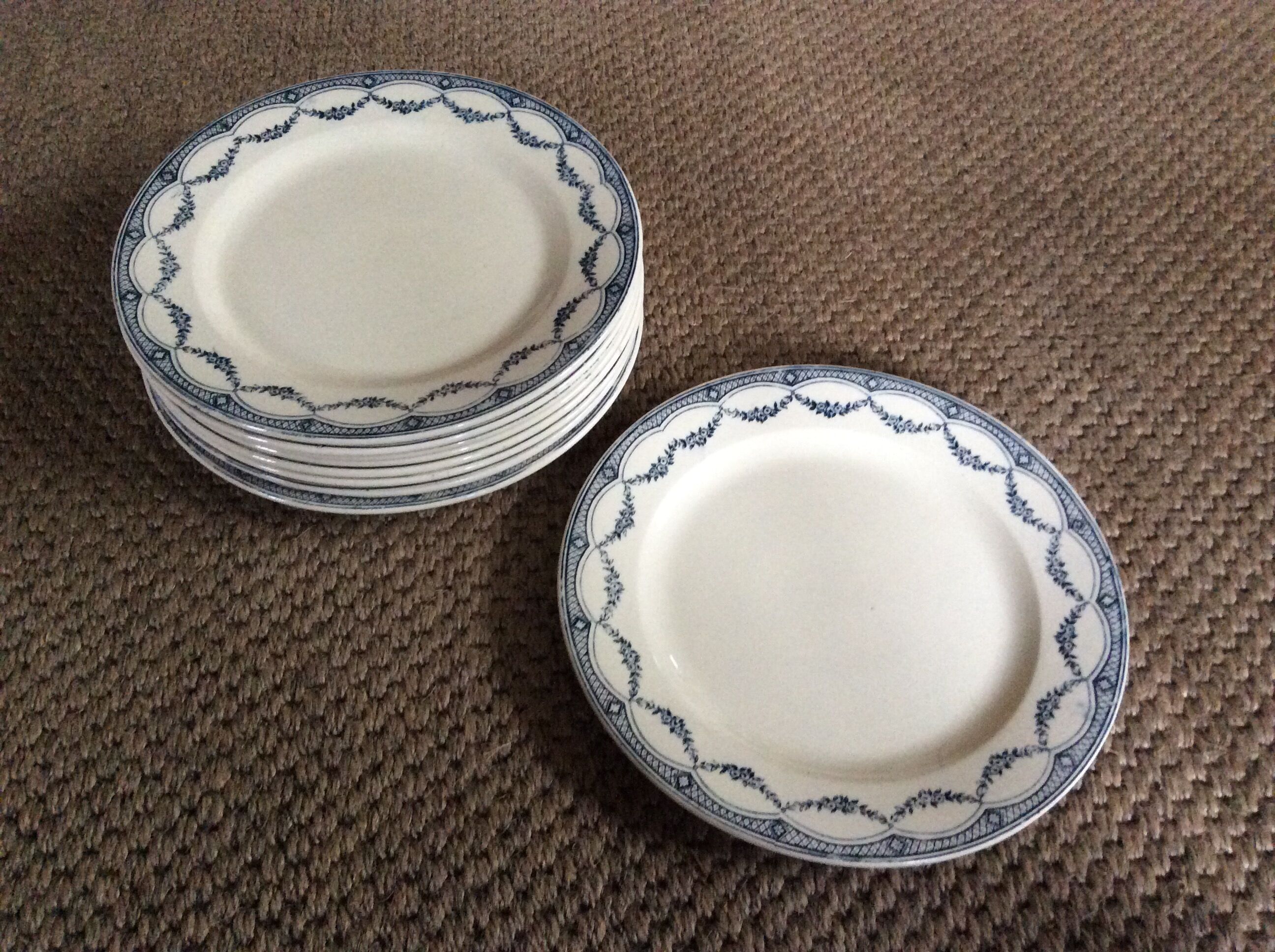 Series of 9 plates Terre de fer