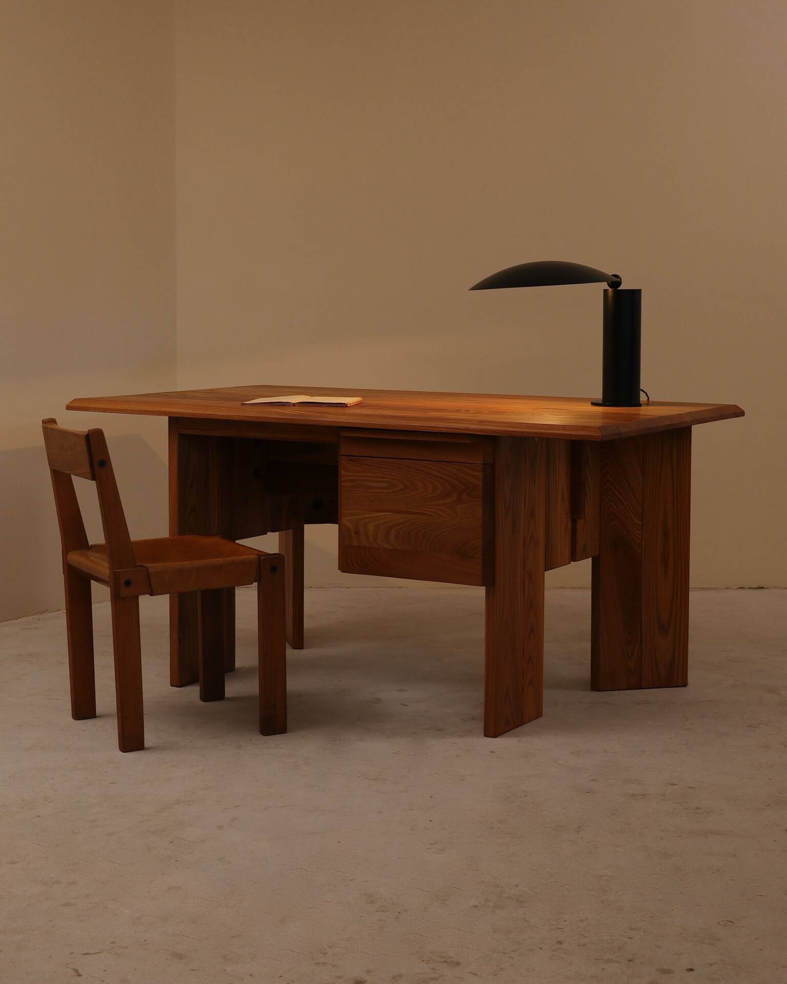 Bureau orme massif