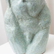 Statue de torse en céramique de studio - figure en argile céramique bleu clair - design Mid-Century