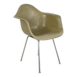 Chaise en fibre de verre DAX de Eames Herman Miller en vert écume de mer