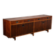 Buffet Stildomus avec des détails en laiton