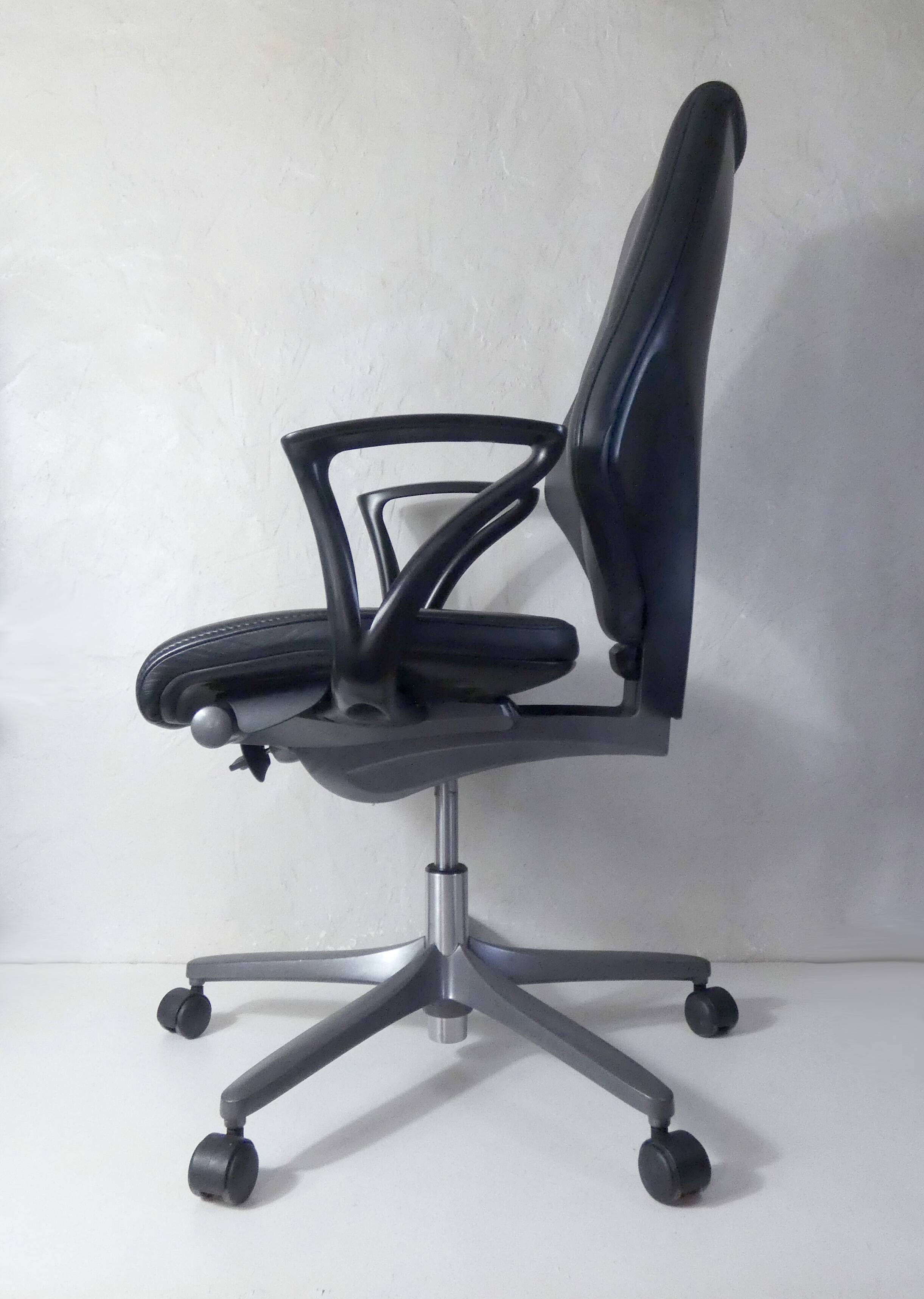 Vintage design Giroflex 64 leather office chair