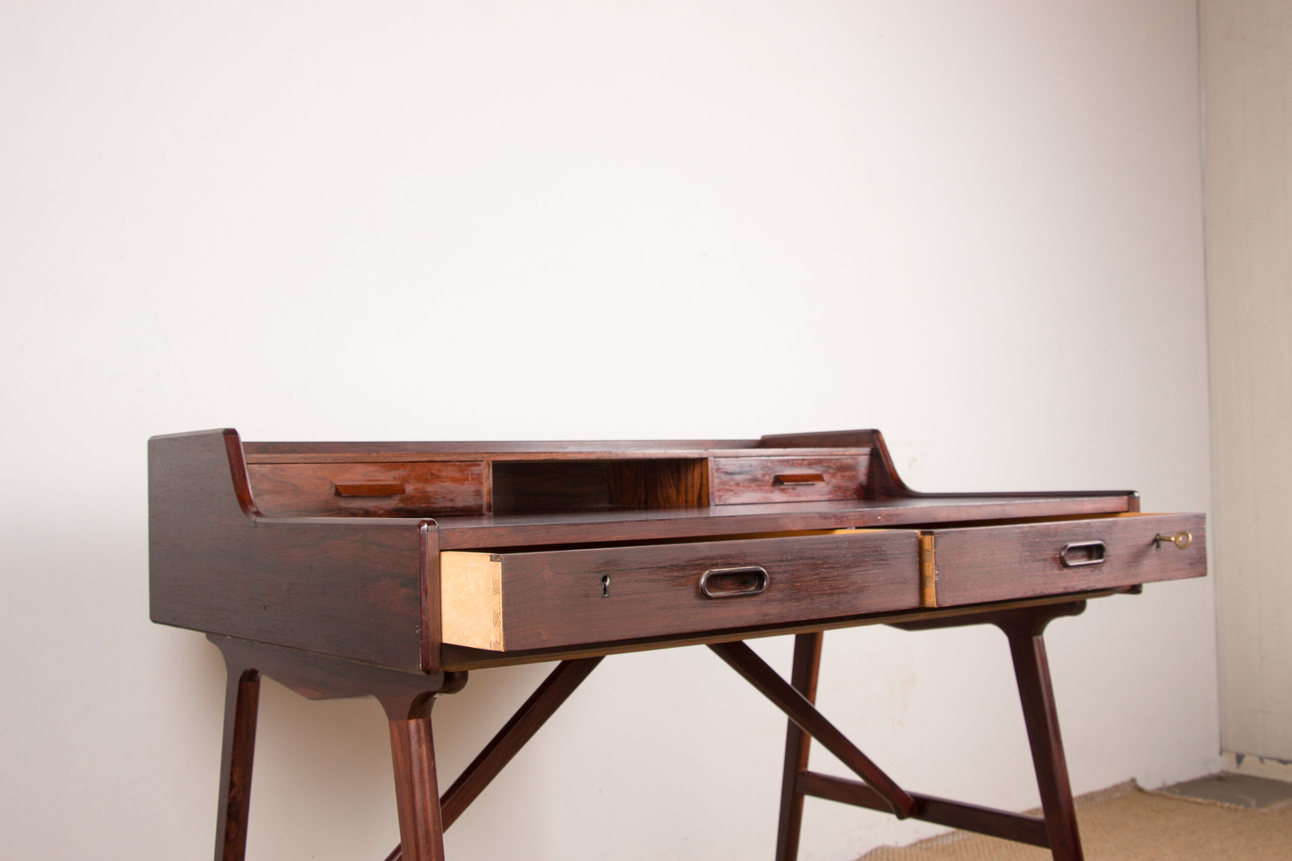 Danish rosewood desk, model 56 by Arne Wahl Iversen for Vinde Mobelfabrik 1960.