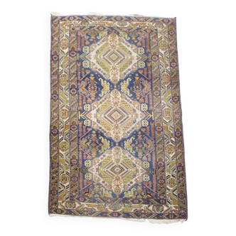 Hand-knotted rug with a pattern, 195 x 116 cm
