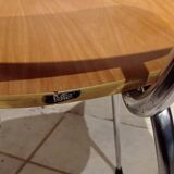 Griffon formica chair