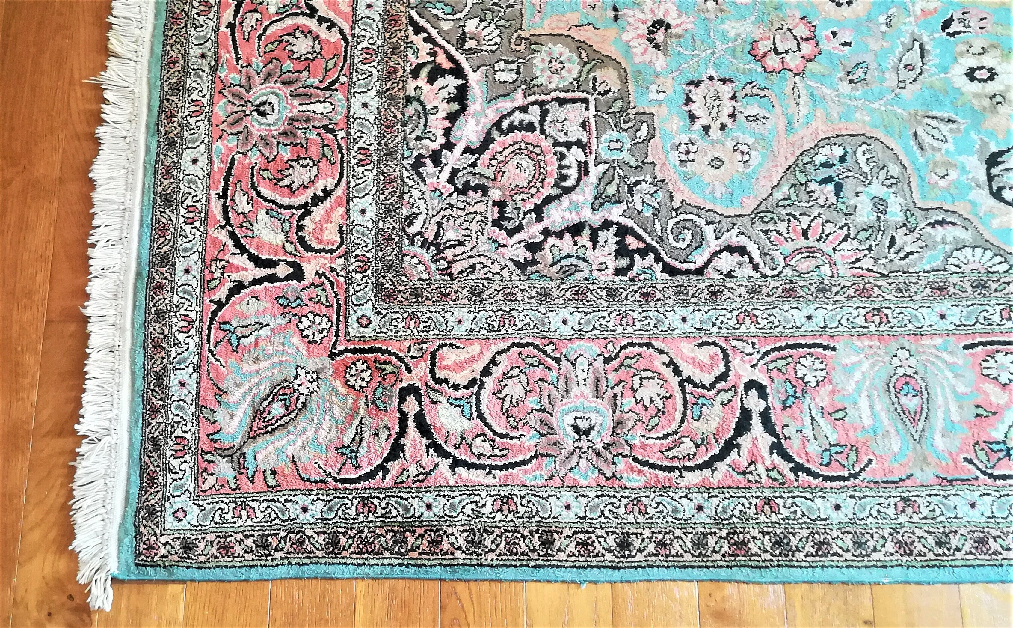 Silk cashmere rug pastel tones floral patterns India Kashmir vintage 181 cm x 286 cm