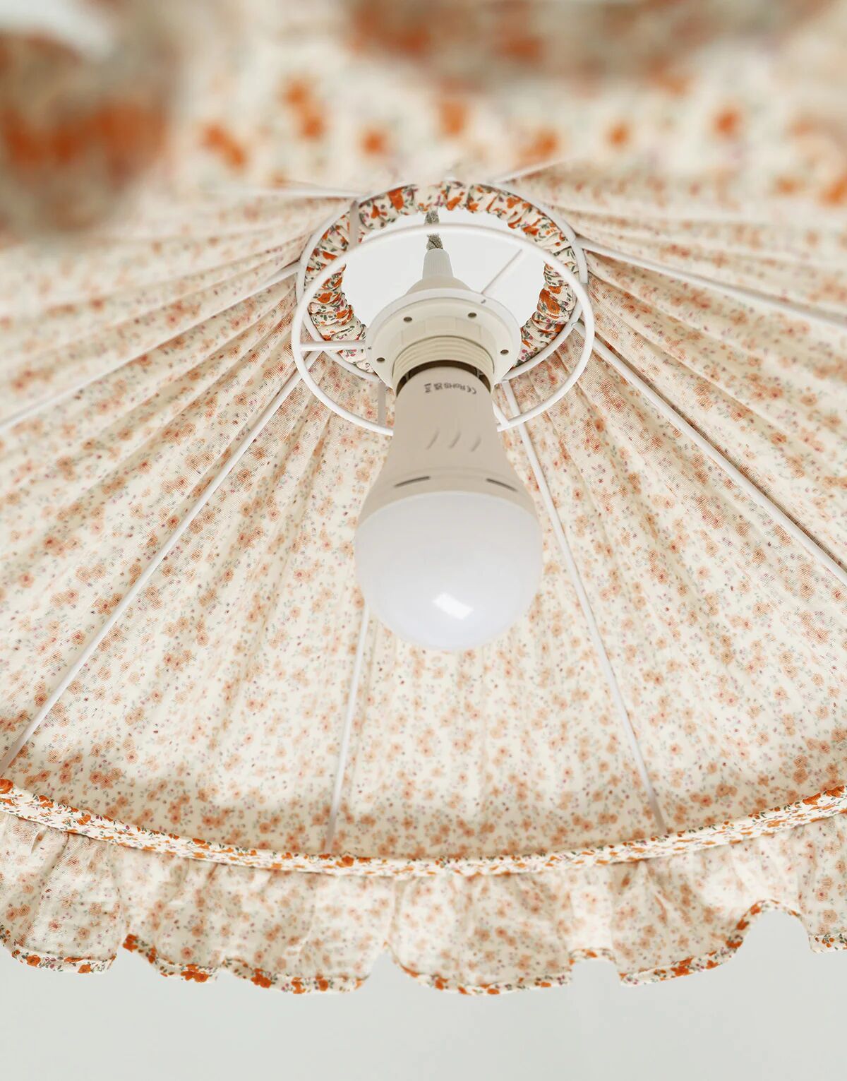 Suspension conique avec volant Emilia "fleurettes"