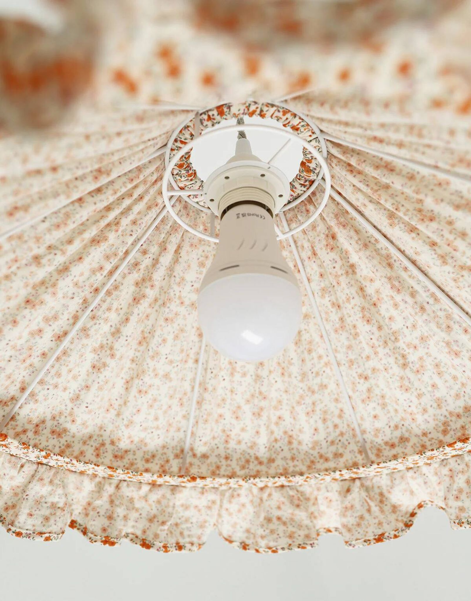 Suspension conique avec volant Emilia "fleurettes"