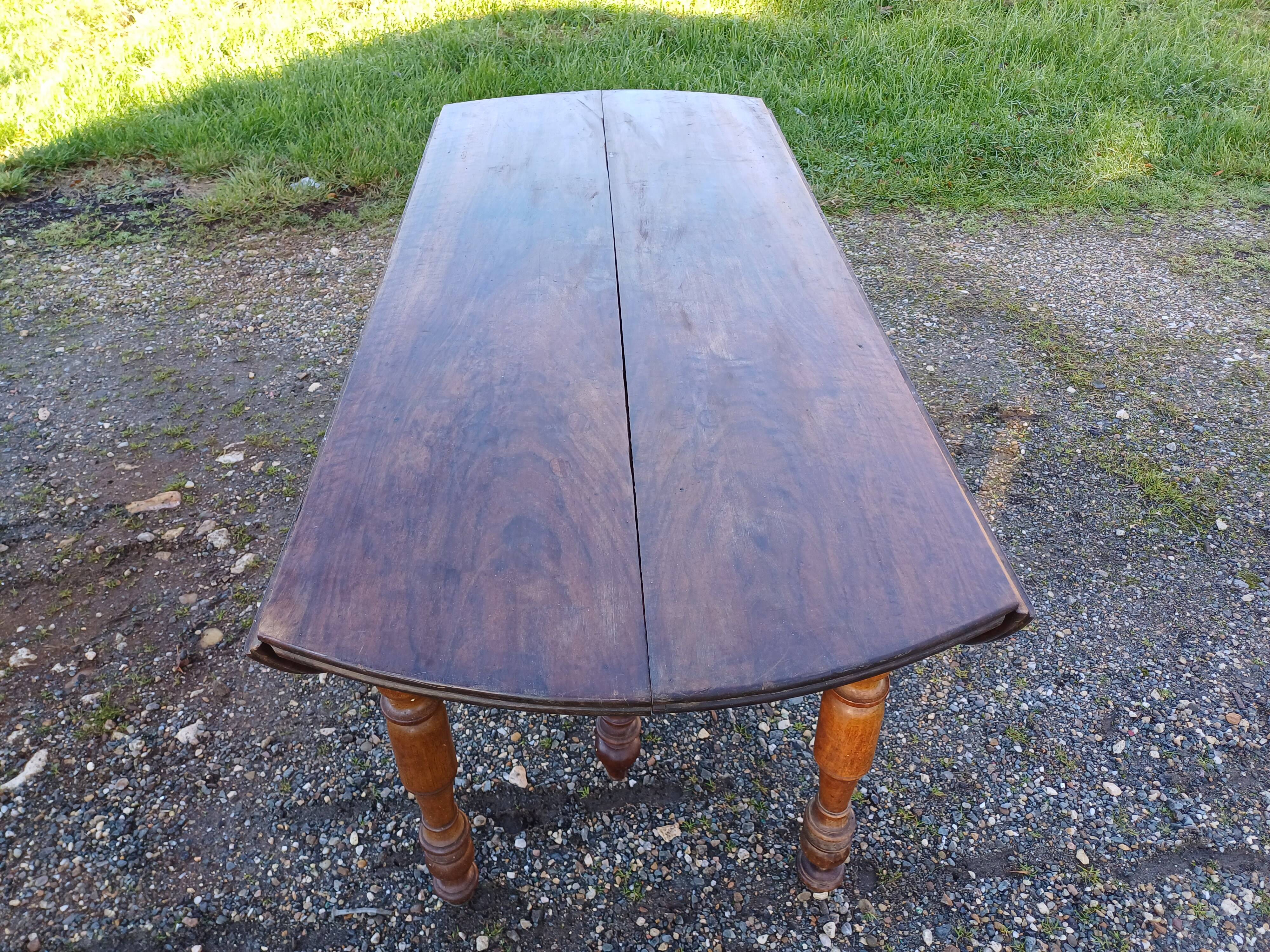 19th century walnut 6 leg table, opening