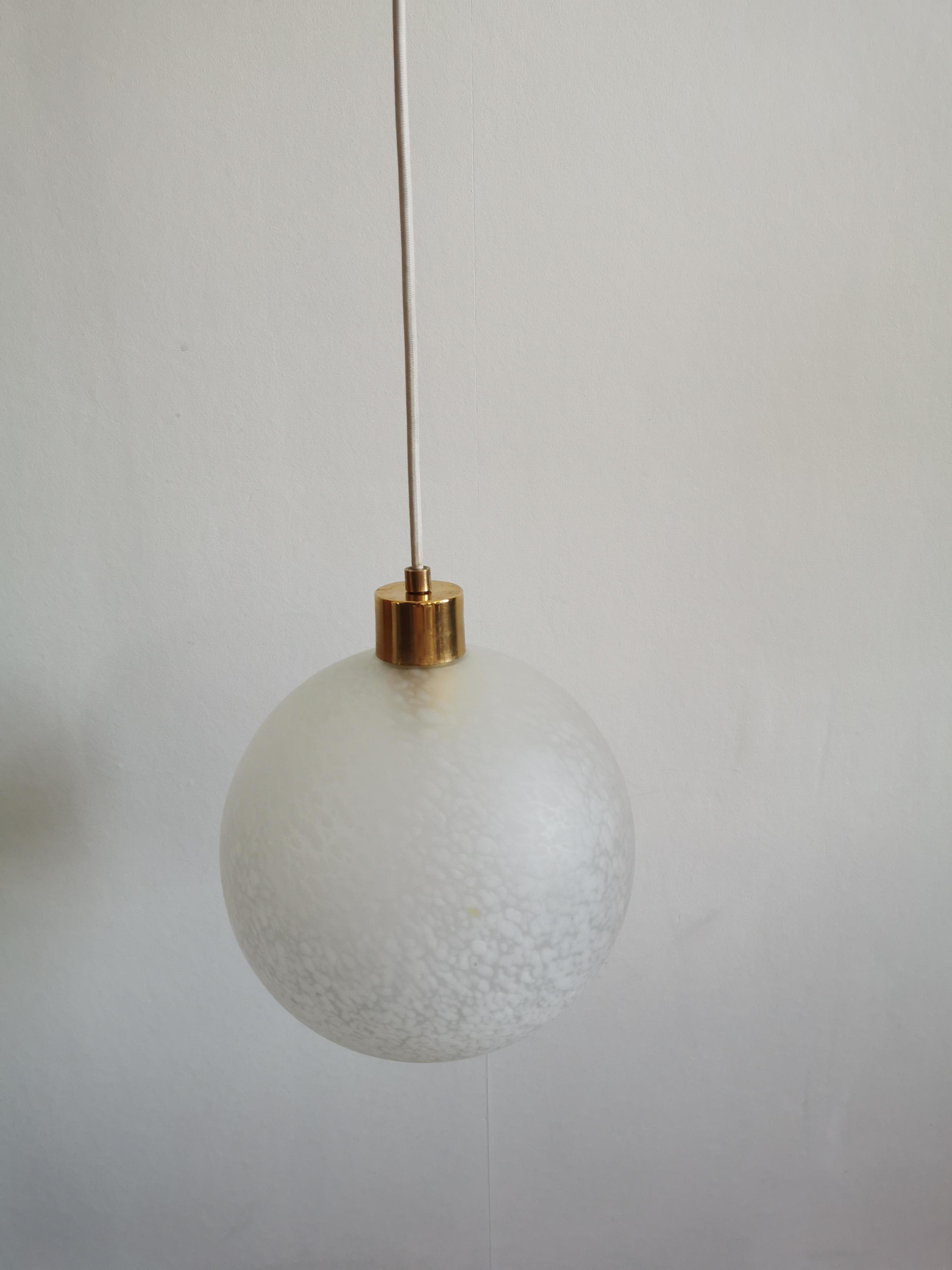Suspension ball in clichy glass