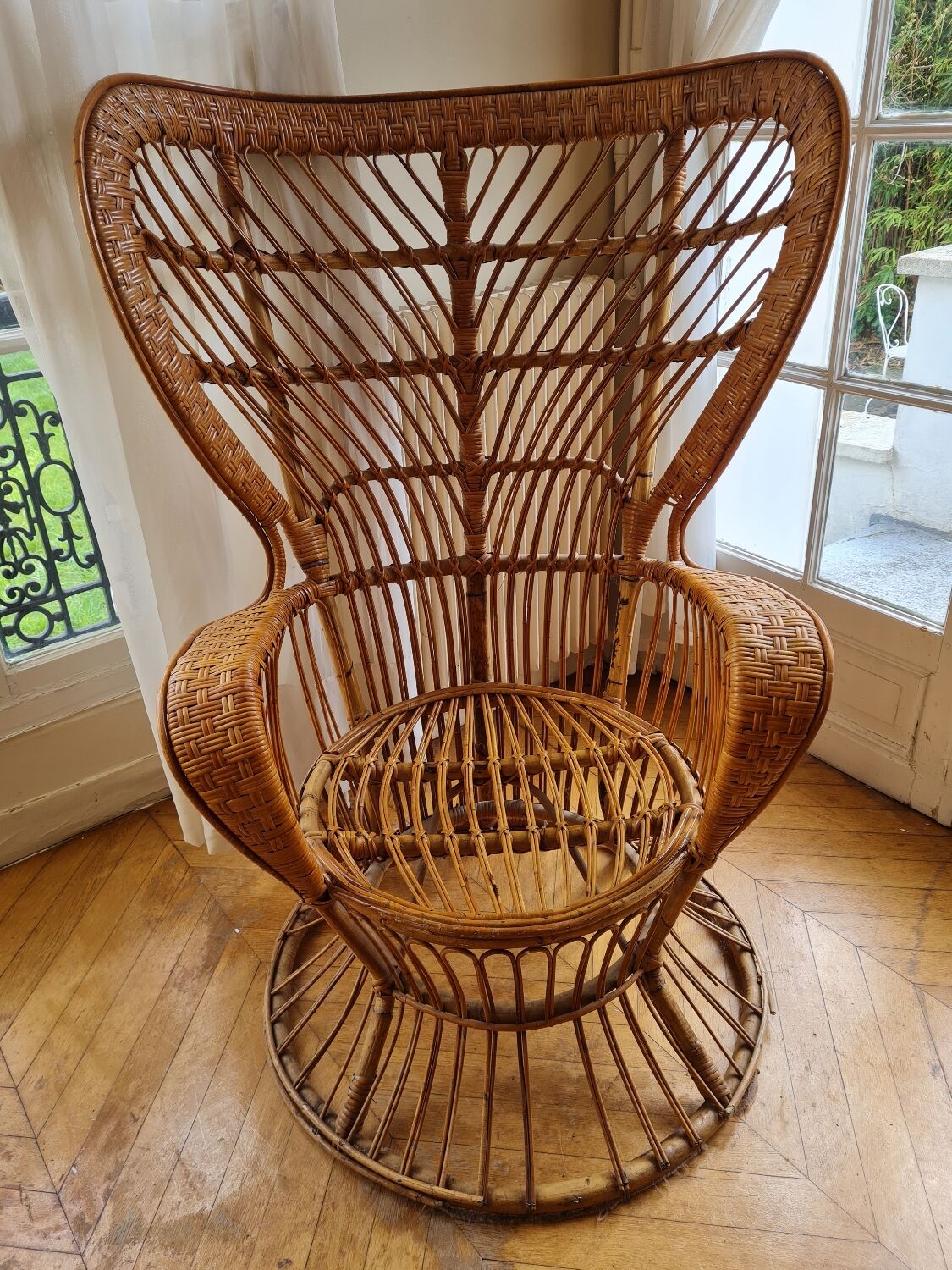 Gio Ponti and Lio Carminati vintage armchair. Bonacina edition 1950.