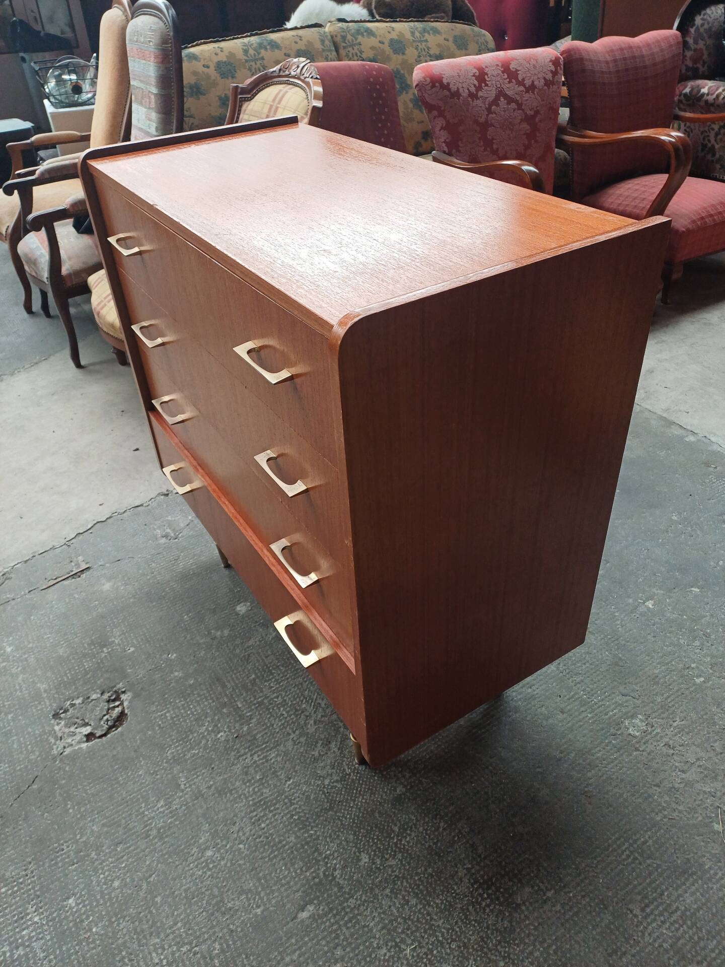 70s tapered leg chest of drawers