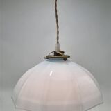 Suspension in opaline