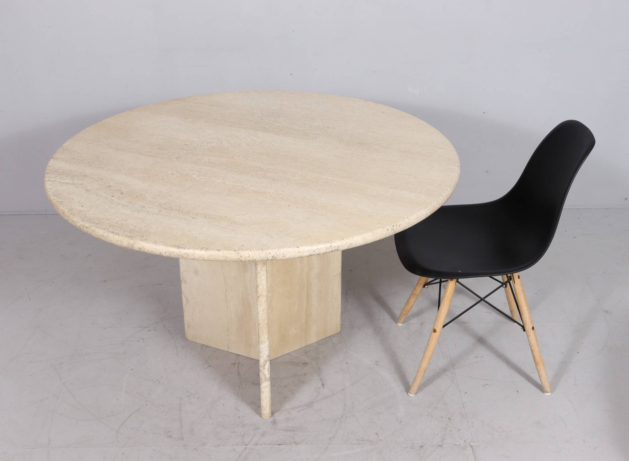 Italian travertine dining table, 1970s