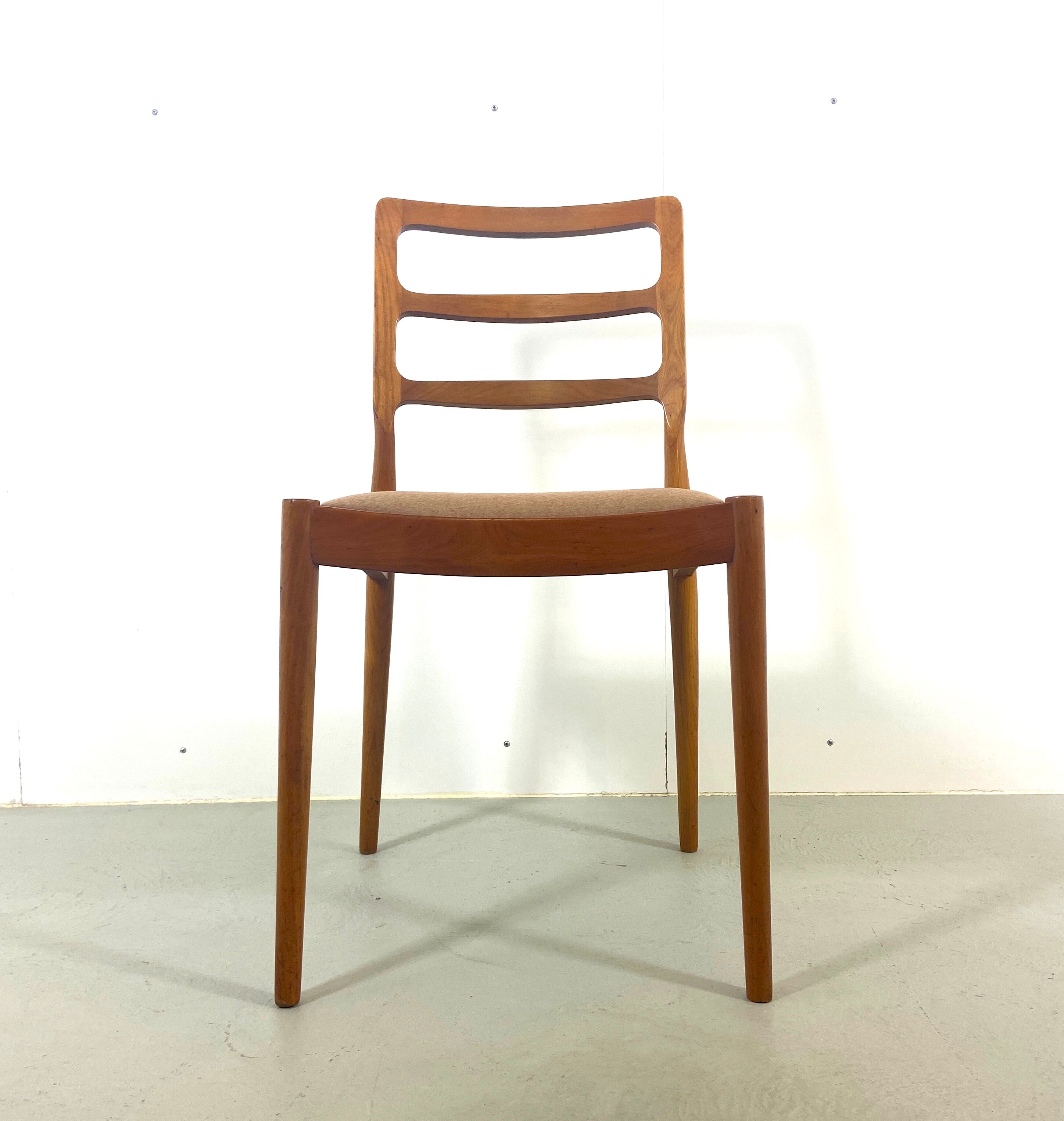 Set of 4 Casala chairs
