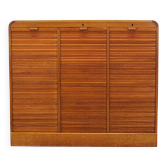 Armoire en chêne, design danois, années 1960, production : Danemark