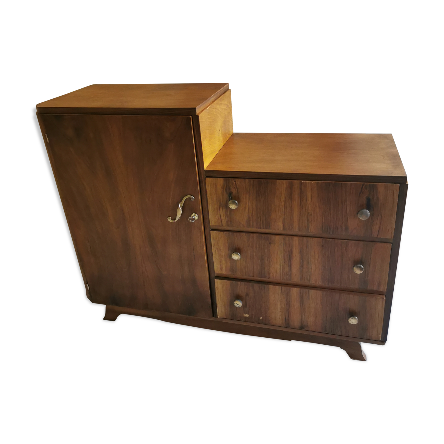 Asymetical chest of drawers