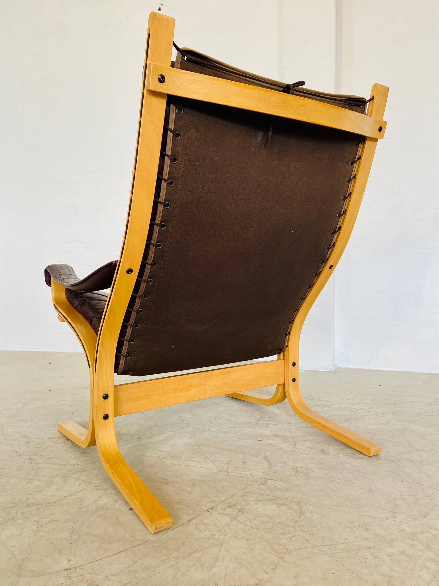 Vintage mid-century scandinavian brown leather lounge chair by ingmar relli