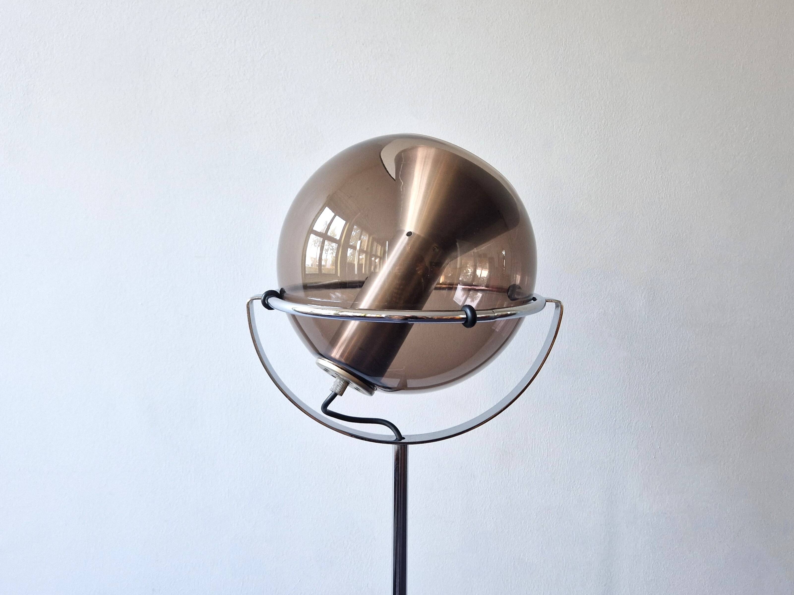 Lampadaire Globe D-2000 de Frank Ligtelijn pour Raak Amsterdam, années 1960