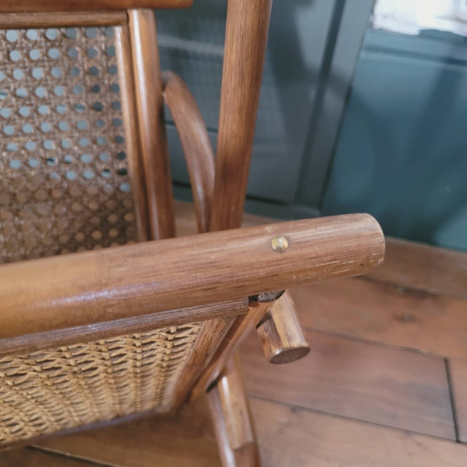 Porte-revues vintage en rotin et cannage – Années 60
