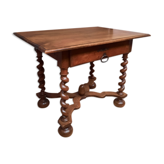 Writing table with twisted feet