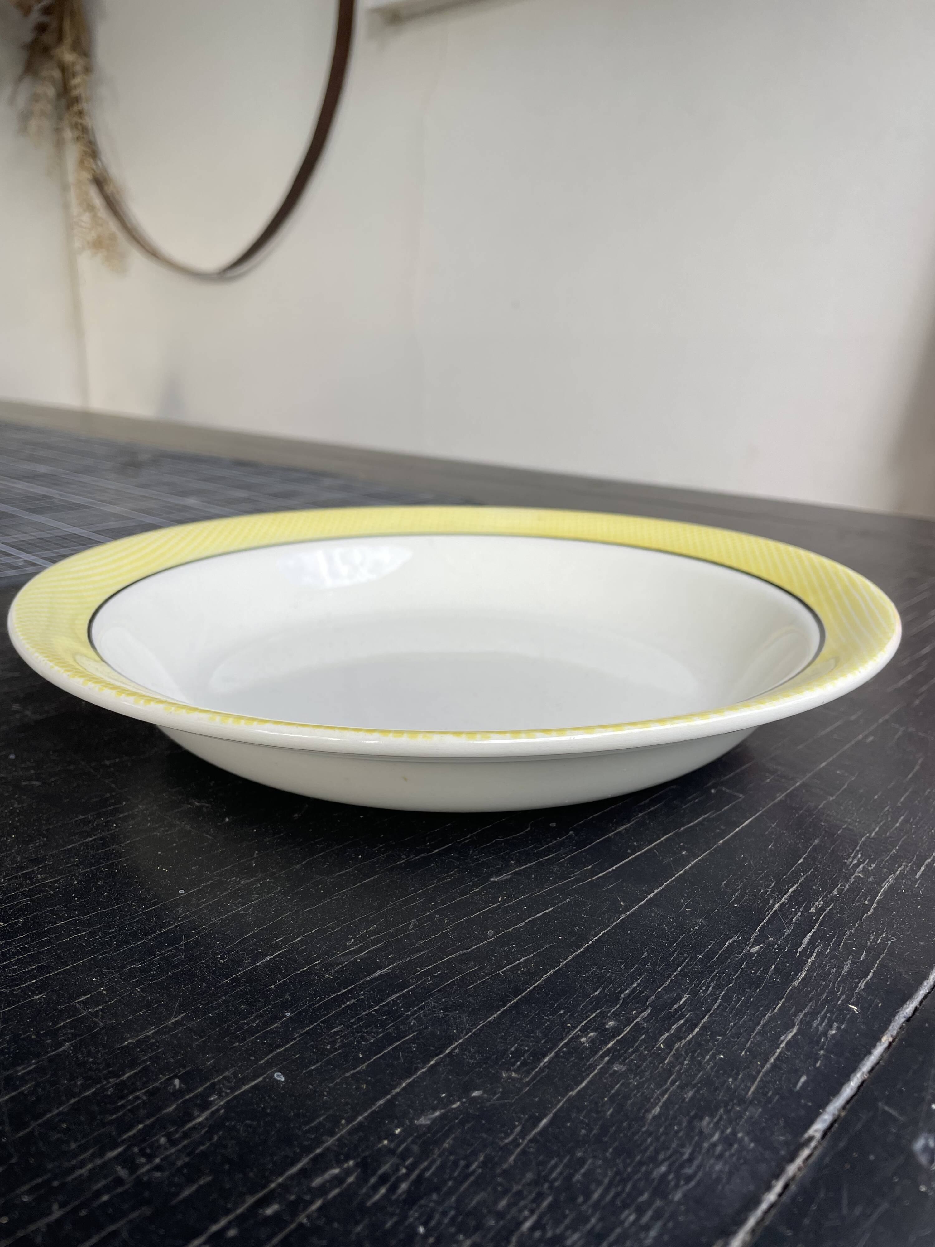 Set of 2 large plates and a round platter, Salins Meudon Yellow