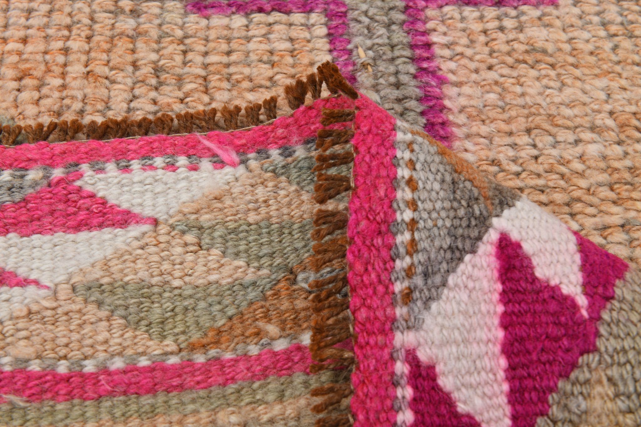 Neutral color handmade runner rug 317x87cm