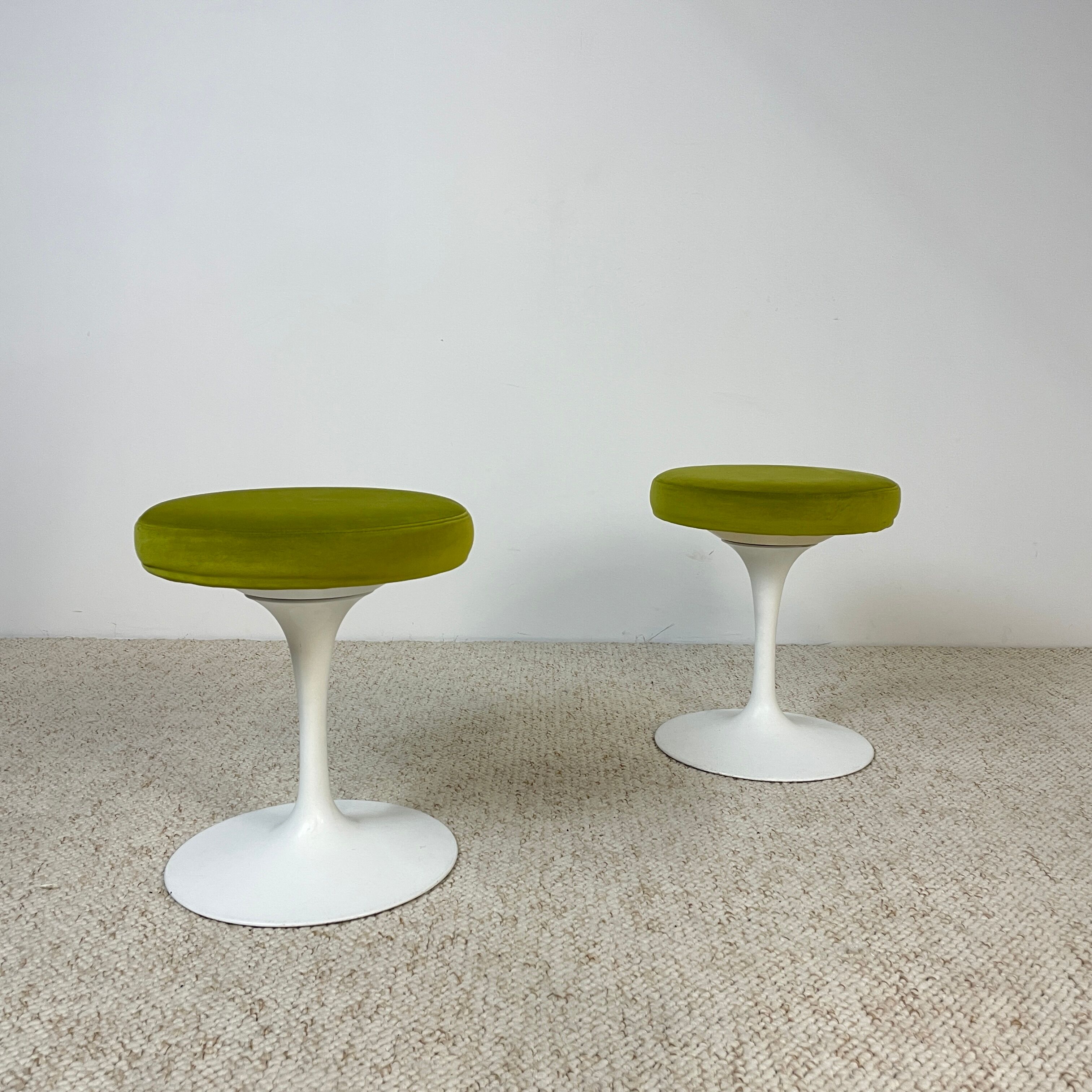 Tulip stools by Eero Saarinen, Knoll edition