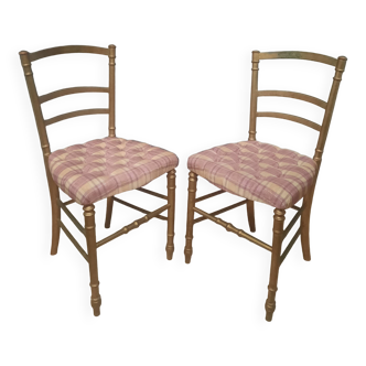 Paire de chaise capitonnée en bois doré