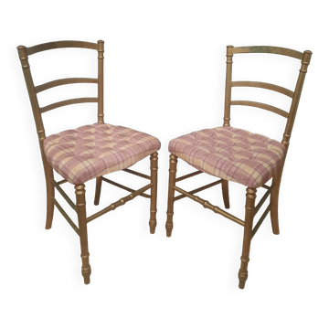 Paire de chaise capitonnée en bois doré