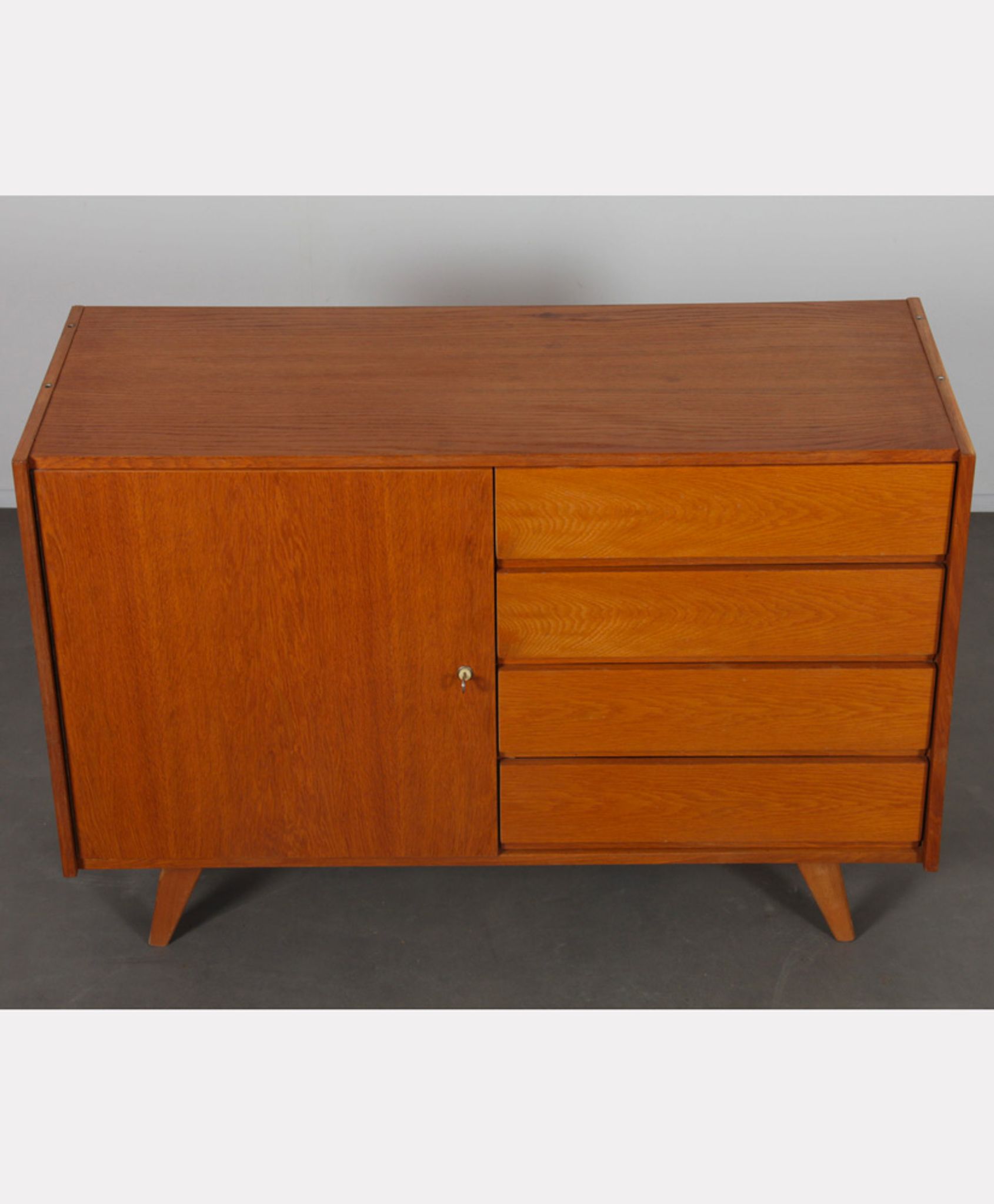 Buffet par Jiri Jiroutek modèle U-458, 1960