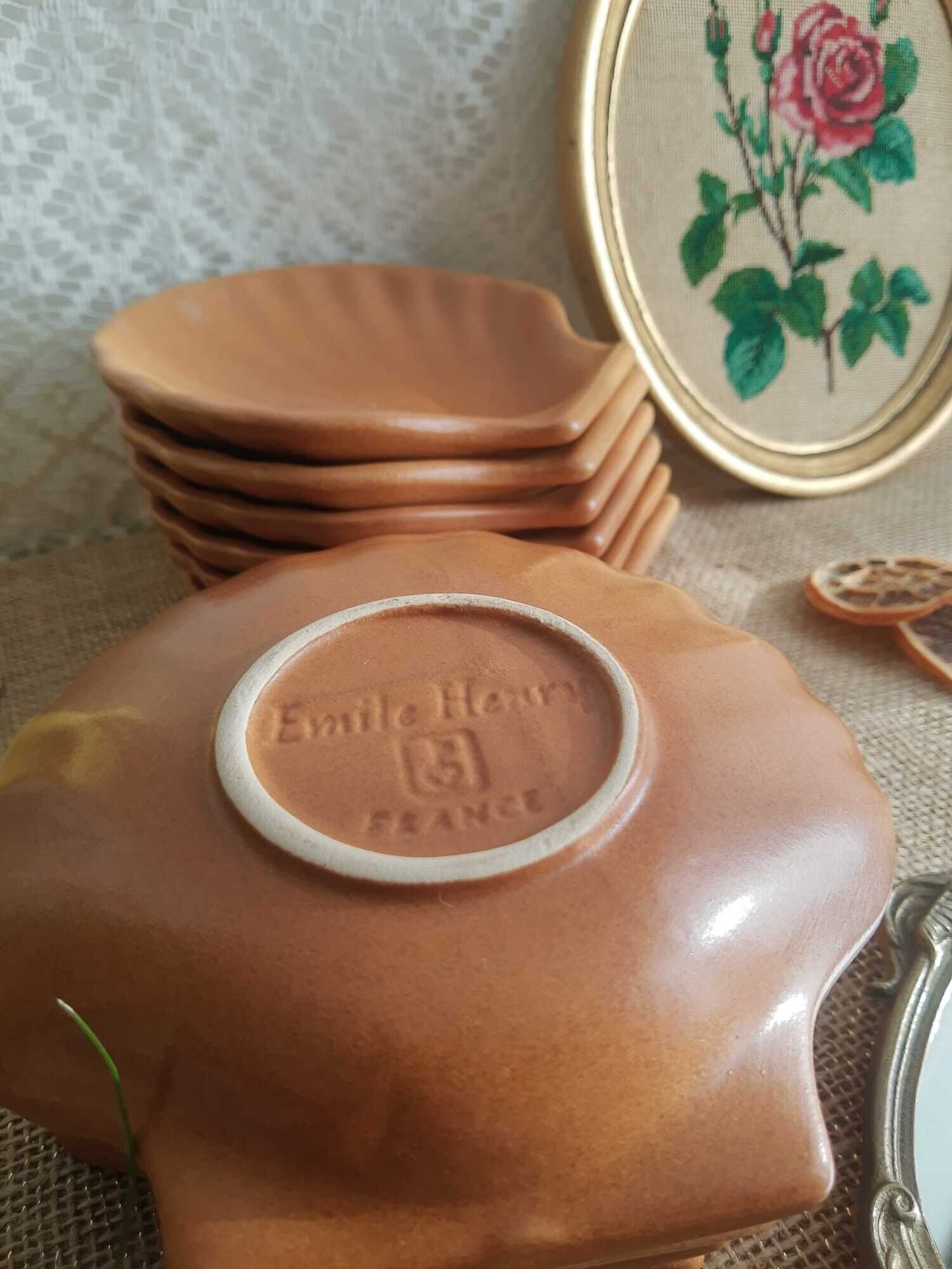 Set of 12 scallops in cognac sandstone Émile Henry - vintage