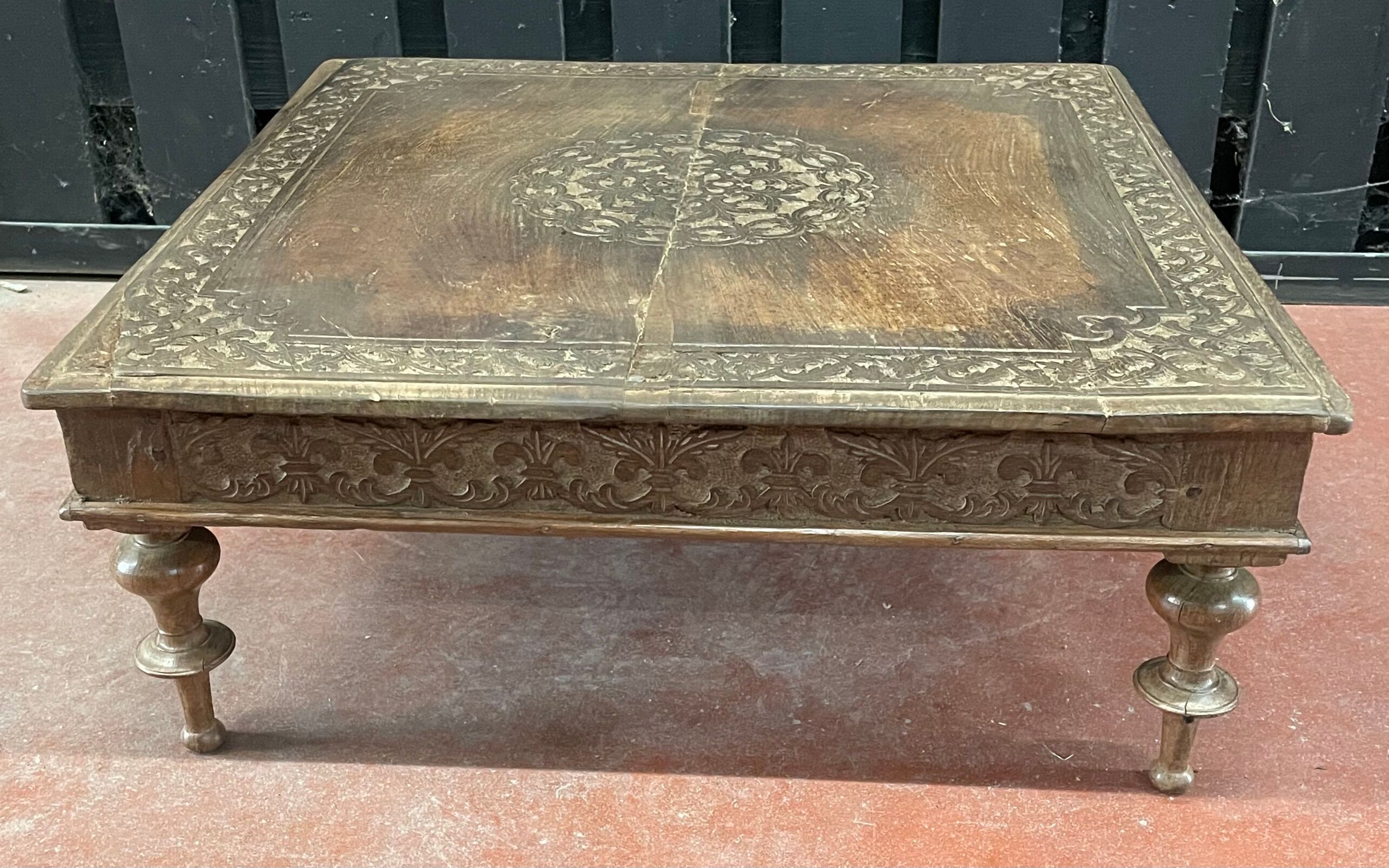 Ancient india square coffee table in solid teak wood decorated with a rosette