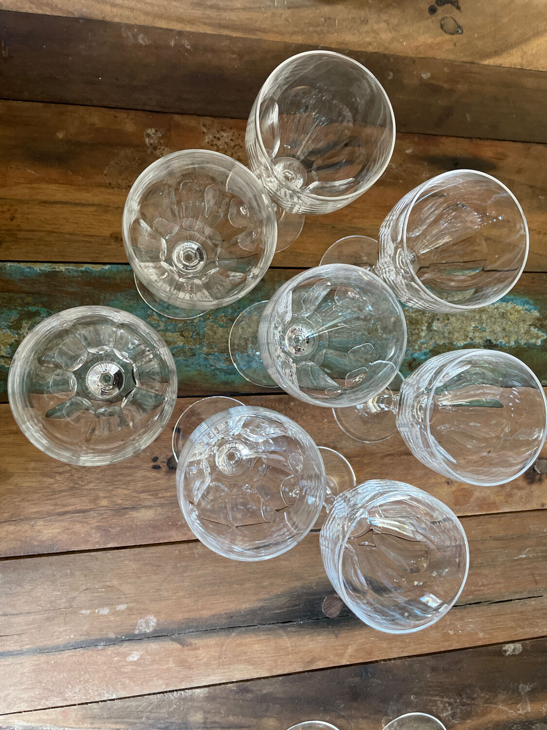 Set of 8 crystal wine glasses size