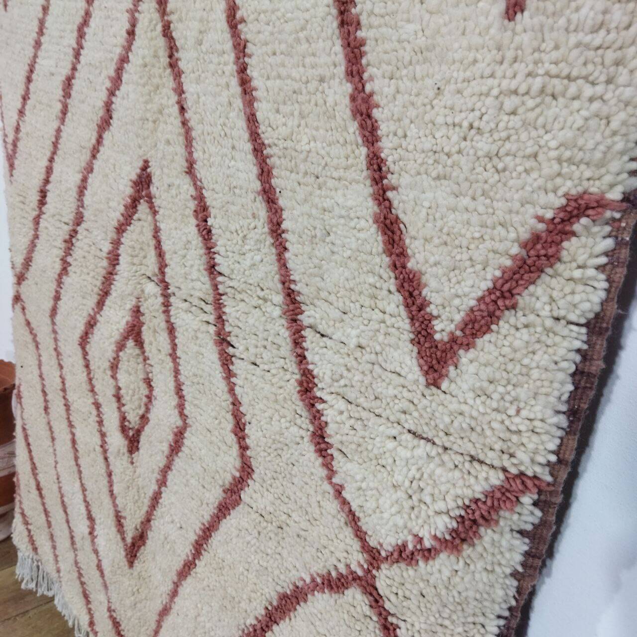 Handmade moroccan berber rug 157 x 130 cm