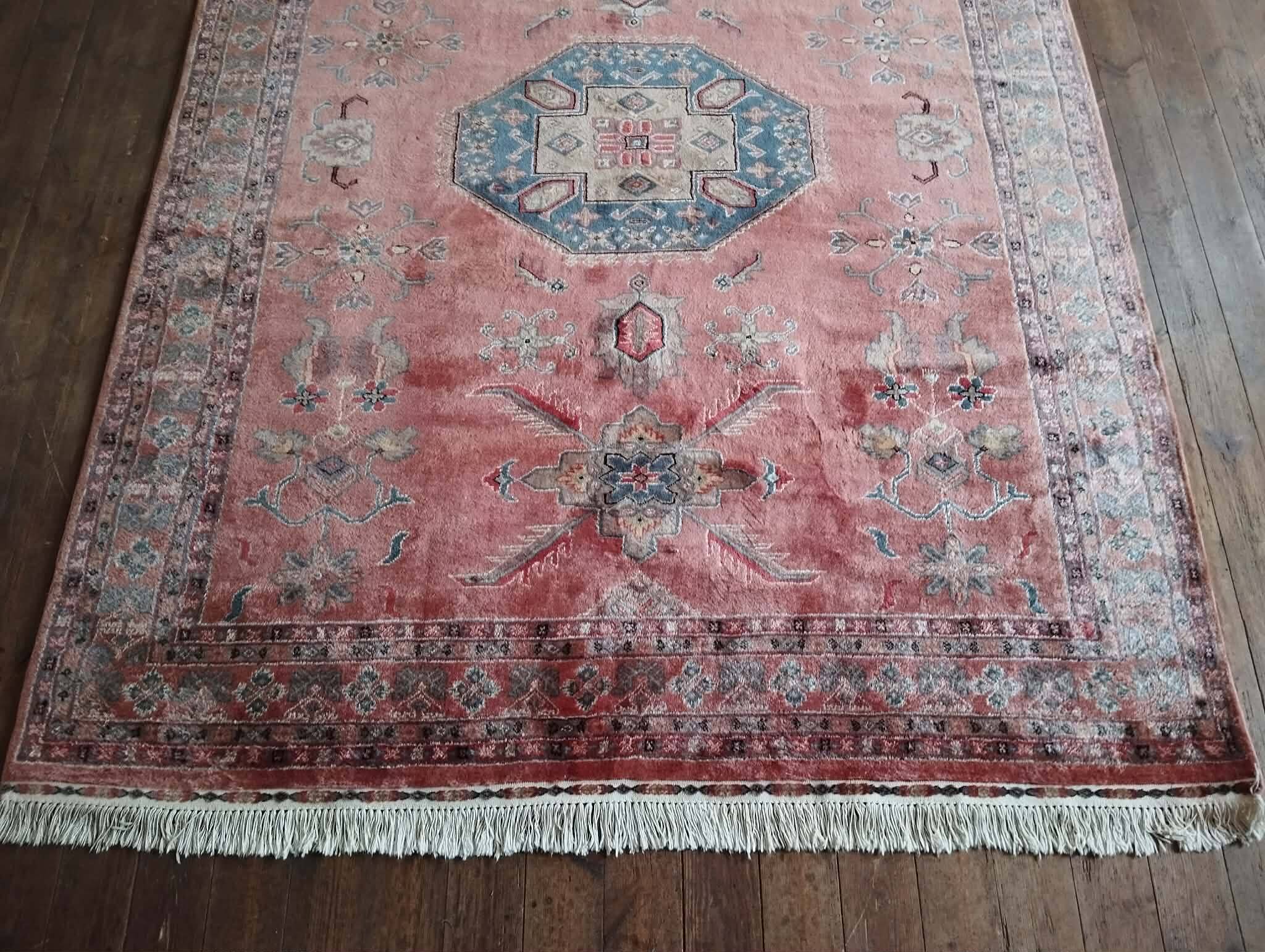 Handmade Pakistani Caucasian rug 259x192cm