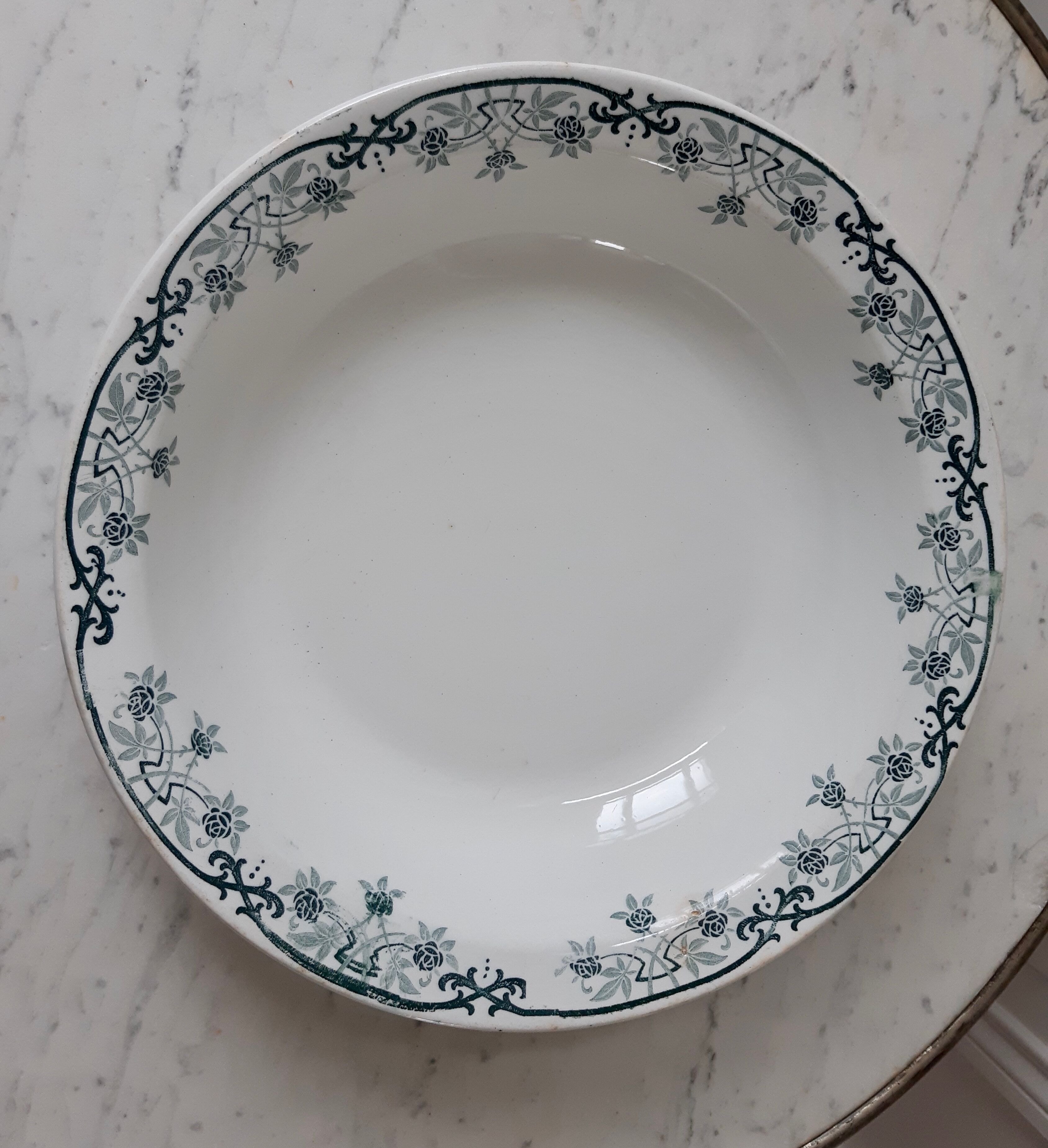 Salad bowl St Amand model Beriot late nineteenth