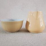 Tasse et pot à lait en faïence