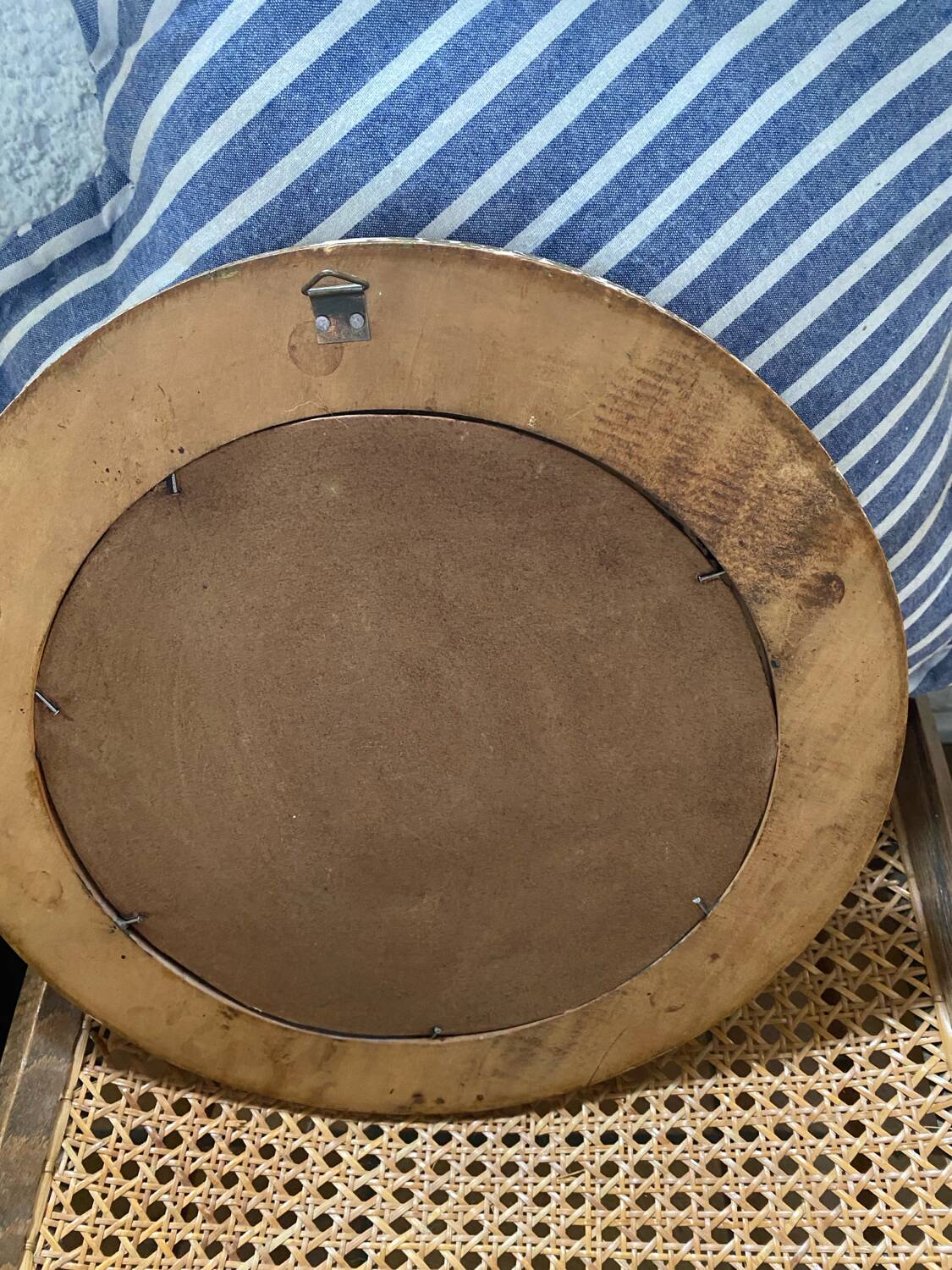 Miroir rond en bois doré ancien