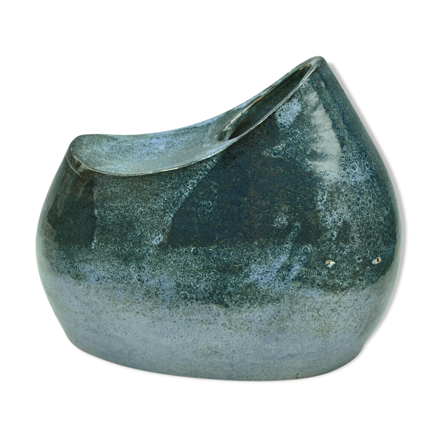 Vase piece of form in reeds