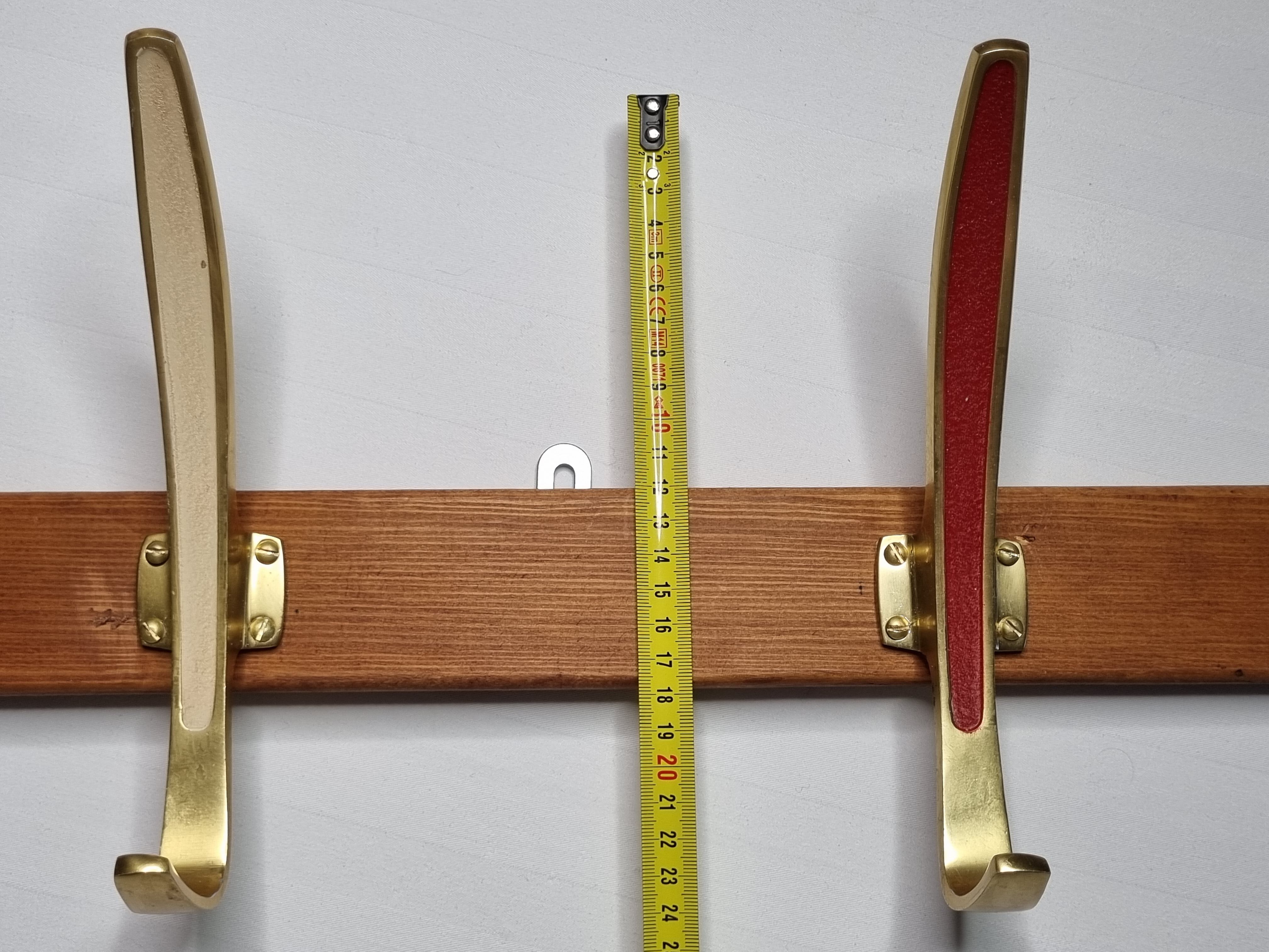 Portemanteau en laiton et bois, 4 patères doubles vintage