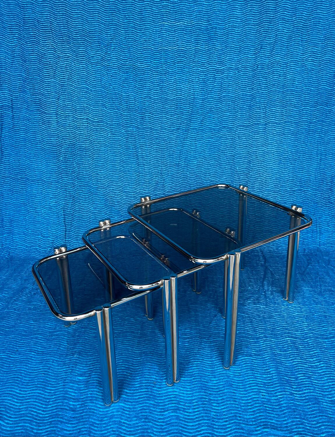 Set of 3 vintage nesting tables 1970 hollywood regency gold metal