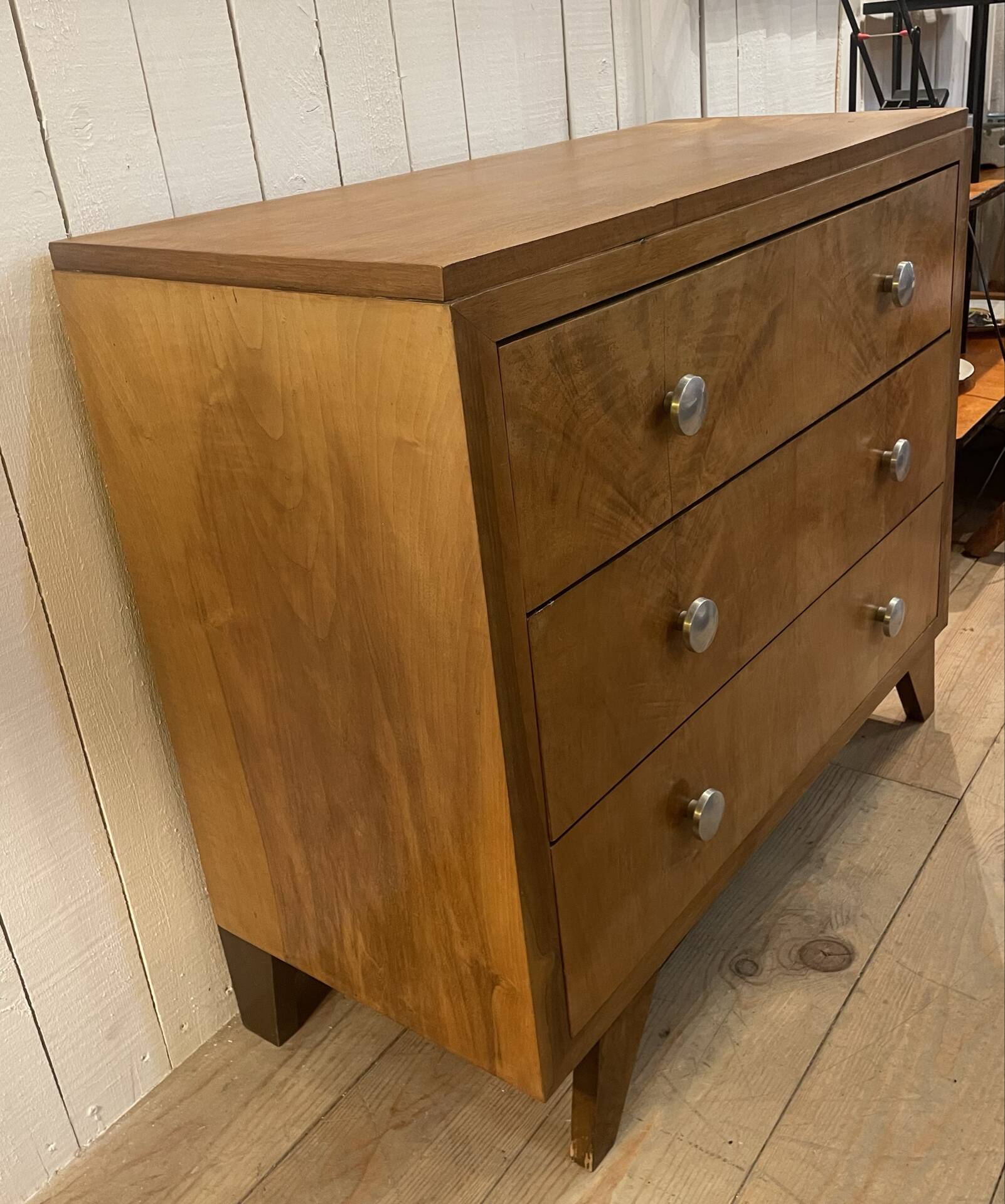 Walnut chest of drawers
