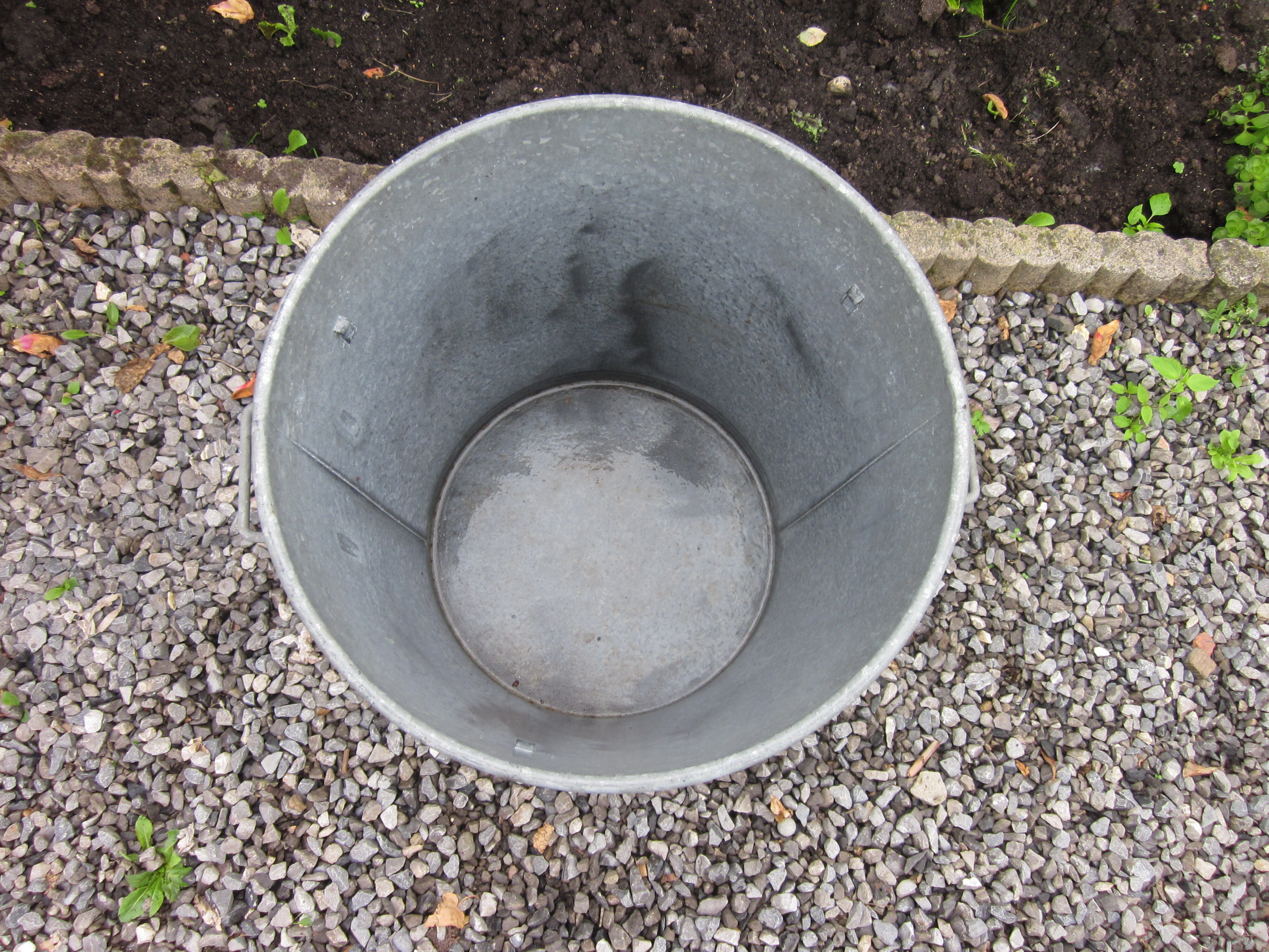 Zinc basin