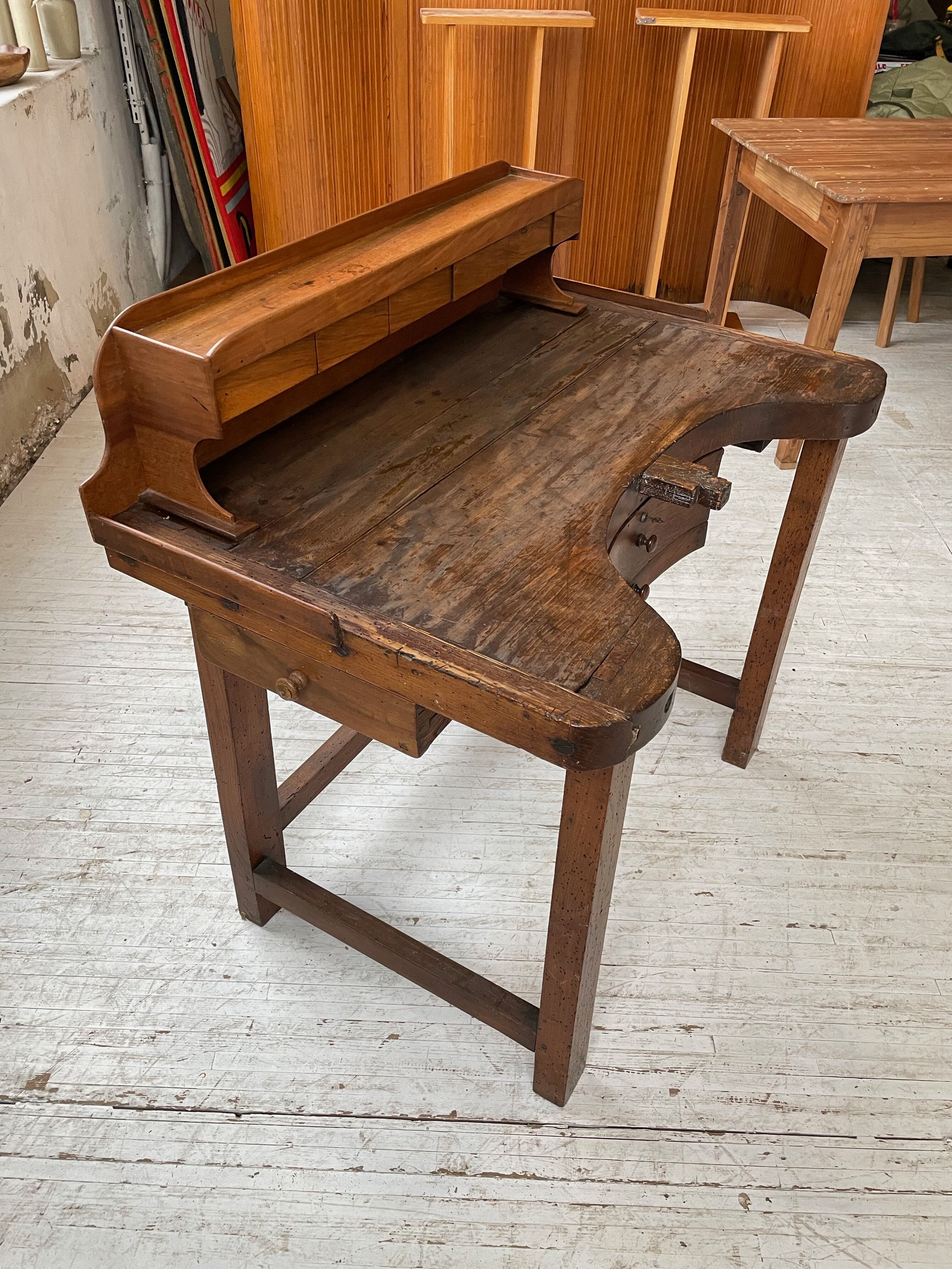 Establishment of jeweler XIXth oak