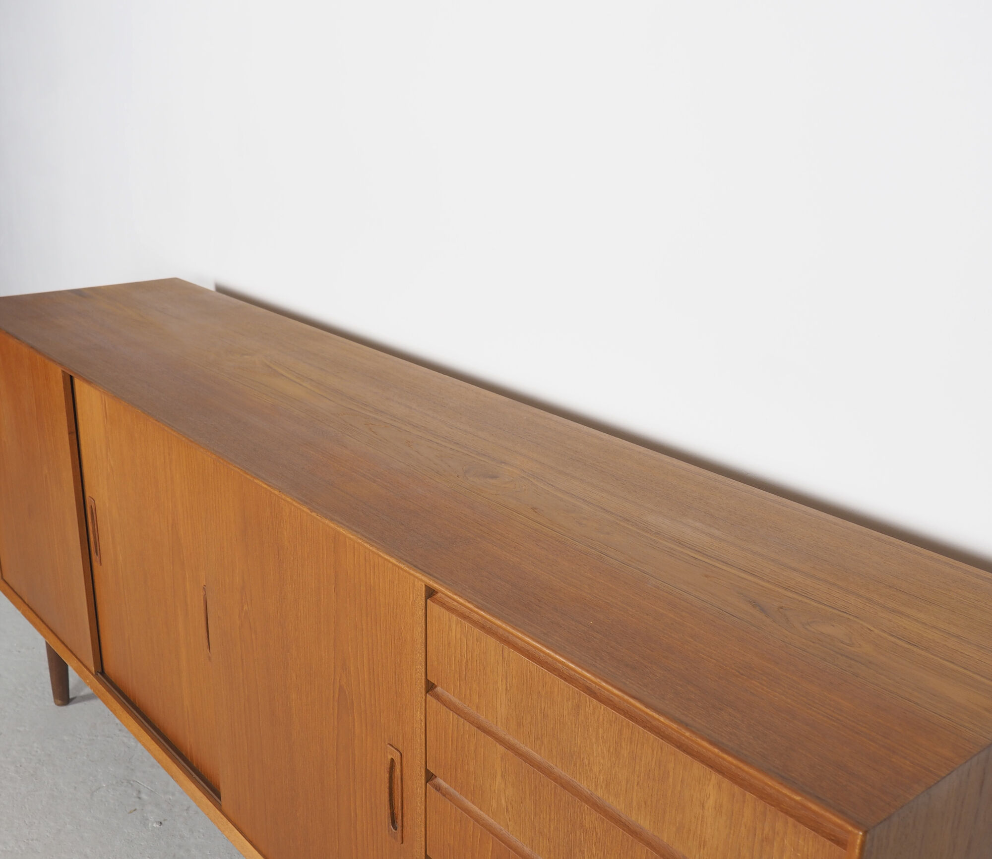 Vintage Danish design sideboard in teak, 1960's